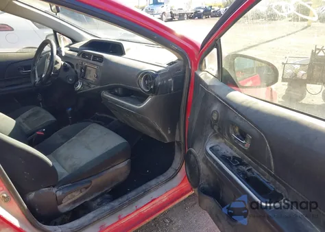 2015 Toyota Prius C Two из США, поврежденный, VIN JTDKDTB32F1576293